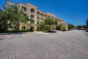 13 W Harbour Isle Drive   303, Fort Pierce, FL 34949 Sold 04/07/23