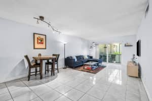 322 N Federal Highway   137, Deerfield Beach, FL 33441 Sold 09/06/22