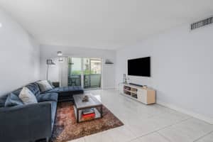 322 N Federal Highway   137, Deerfield Beach, FL 33441 Sold 09/06/22