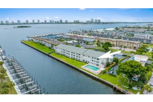 125  Shore Court   301b, North Palm Beach, FL 33408 Sold 10/05/22