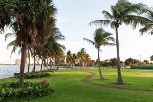 801  Lake Shore Drive   819, Lake Park, FL 33403 Sold 09/23/22