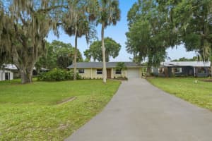 1205  Parkland Boulevard, Fort Pierce, FL 34982 Sold 12/08/22