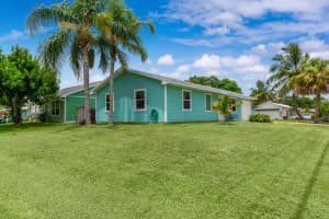 4436 SE Beckett Avenue, Stuart, FL 34997 Sold 09/02/22