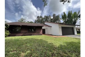 800 SW 96th Ave, Pembroke Pines, FL 33025, Sold 09/09/22