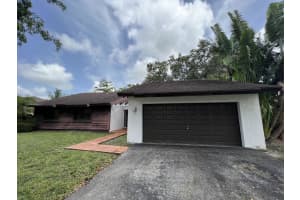 800 SW 96th Ave, Pembroke Pines, FL 33025, Sold 09/09/22