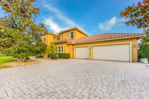2618 SW River Shore Dr, Port St. Lucie, FL 34984, Sold 11/15/22