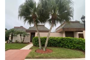 3310 SE Sandpiper Ct, Port St. Lucie, FL 34952, Sold 09/28/22