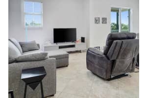 3960 N Flagler Dr APT 305, West Palm Beach, FL 33407, Sold 09/07/22