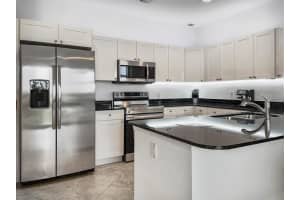 3960 N Flagler Dr APT 305, West Palm Beach, FL 33407, Sold 09/07/22