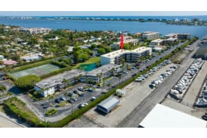 300 Waterway Dr S APT 405, Lantana, FL 33462, Sold 09/30/22