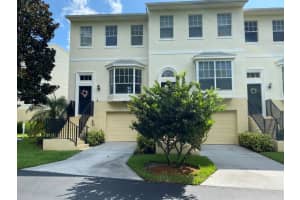 1735 42nd Square APT 101, Vero Beach, FL 32960, Sold 08/29/22