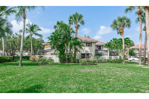 27  Bedford Court   A, Royal Palm Beach, FL 33411 Sold 10/05/22