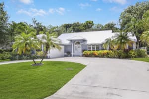 2270 SE Country Club Ln, Stuart, FL 34996, Sold 09/23/22