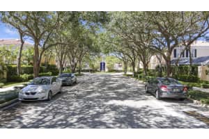 12  Live Oak Circle, Tequesta, FL 33469 Sold 08/31/22