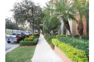 MLS# R10822067, West Palm Beach, Florida 33401