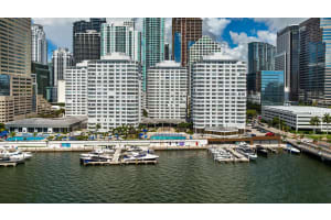905 Brickell Bay Dr APT 1821, Miami, FL 33131, Sold 08/31/22