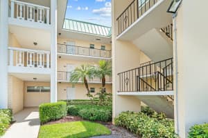 6 Colonial Club Dr, Boynton Beach, FL 33435, Sold 09/30/22