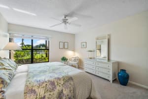 5056 Oakhill Ln, Delray Beach, FL 33484, Sold 09/19/22