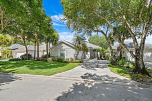 1004  Bedford Avenue, Palm Beach Gardens, FL 33403 Sold 10/24/22
