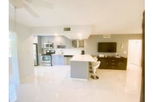 21 Colonial Club Dr APT 203, Boynton Beach, FL 33435, Sold 09/12/22