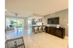 21 Colonial Club Dr APT 203, Boynton Beach, FL 33435, Sold 09/12/22