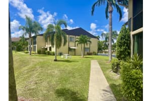 335 Pine Ridge Cir, Greenacres, FL 33463, Sold 09/30/22