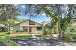 3915 Arelia Dr, Delray Beach, FL 33445, Sold 11/17/22