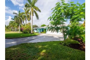 335  15th Avenue, Vero Beach, FL 32962 Sold 10/11/22