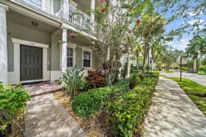 122 W Royal Palm Circle   103, Jupiter, FL 33458 Sold 09/08/22