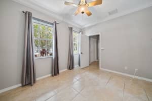 122 W Royal Palm Circle   103, Jupiter, FL 33458 Sold 09/08/22