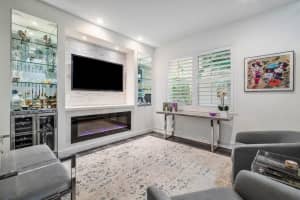 8300  Calabria Lake Drive, Boynton Beach, FL 33473 Sold 10/04/22