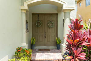 669  Gazetta Way, West Palm Beach, FL 33413 Sold 10/07/22