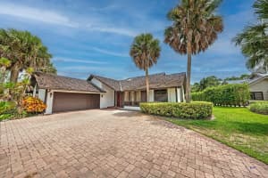 5764 SE Glen Eagle Way, Stuart, FL 34997 Sold 10/13/22