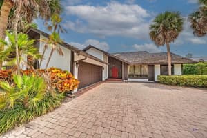 5764 SE Glen Eagle Way, Stuart, FL 34997 Sold 10/13/22