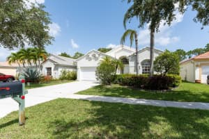 7024 SE Twin Oaks Cir, Stuart, FL 34997, Sold 12/12/22