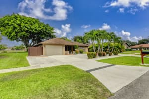 616  White Water Drive, West Palm Beach, FL 33413 Sold 11/03/22