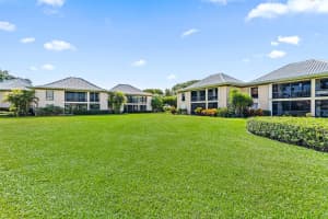 17 SE Turtle Creek Dr, Tequesta, FL 33469, Sold 10/18/22