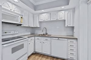 17 SE Turtle Creek Dr, Tequesta, FL 33469, Sold 10/18/22