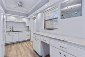 17 SE Turtle Creek Dr, Tequesta, FL 33469, Sold 10/18/22