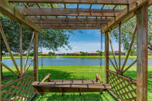 585  Caroline Drive, Vero Beach, FL 32968 Sold 09/12/22