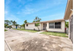 5045  Lake Boulevard, Delray Beach, FL 33484 Sold 11/02/22