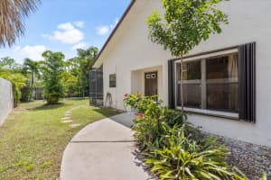 307 SW 29th Ave, Delray Beach, FL 33445, Sold 09/28/22