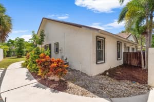 307 SW 29th Ave, Delray Beach, FL 33445, Sold 09/28/22