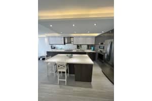 401  Ocean Drive   923, Miami Beach, FL 33139 Sold 11/14/22