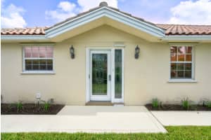 7728 SE Spicewood Cir, Hobe Sound, FL 33455, Sold 10/21/22