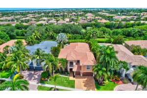 8696 Valhalla Dr, Delray Beach, FL 33446, Sold 10/05/22