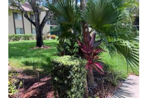 301 Pine Ridge Cir, Greenacres, FL 33463, Sold 11/04/22