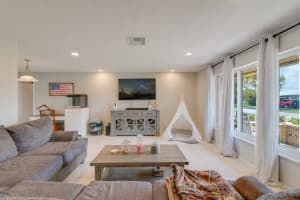 9701 NW 67th Ct, Tamarac, FL 33321, Sold 11/01/22