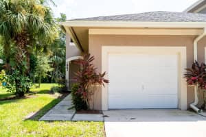 1863 S Dovetail Dr, Fort Pierce, FL 34982, Sold 03/24/23