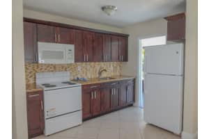 1334 8th St, West Palm Beach, FL 33401, Sold 11/15/22